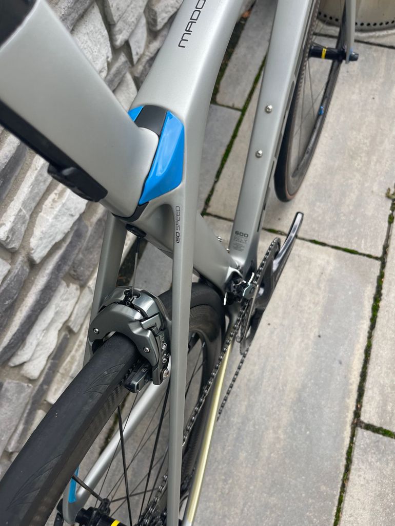 Used Trek Madone 9.5 2017 2017 Road & Gravel, Light Gray — image 7 of 13