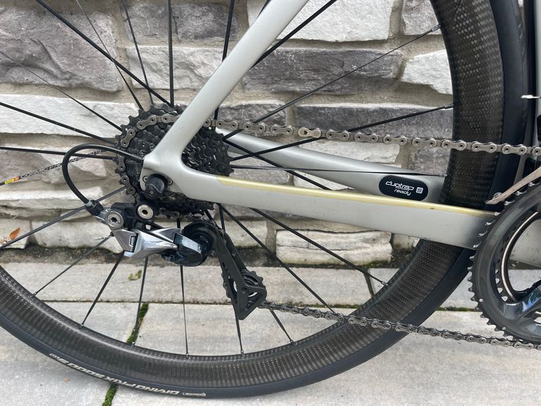 Used Trek Madone 9.5 2017 2017 Road & Gravel, Light Gray — image 4 of 13