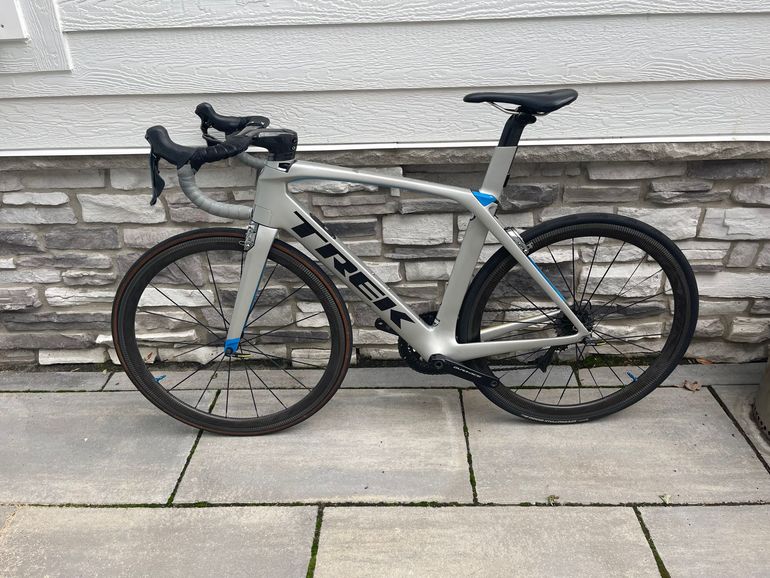 Used Trek Madone 9.5 2017 2017 Road & Gravel, Light Gray — image 2 of 13