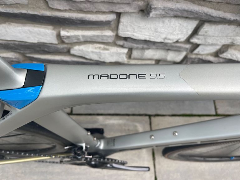 Used Trek Madone 9.5 2017 2017 Road & Gravel, Light Gray — image 8 of 13