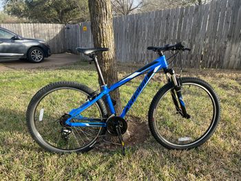 Used Specialized Hardrock 650b 2017 2017 Mountainbike — image 3 of 7