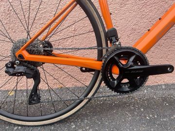 Brugt BMC Roadmachine Shimano 105 Di2 2024 Road & Gravel — billede 2 af 5