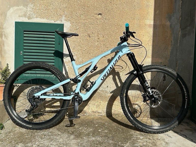 Specialized Stumpjumper EVO Comp 2022 2022 Mountainbike usato, Blu — immagine 1 di 11