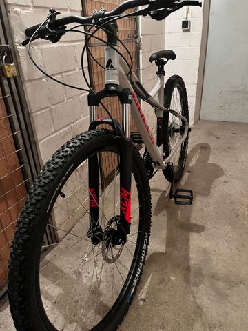 Brugt BULLS Sharptail 1 Disc 27.5 2023 2023 Mountainbike — billede 2 af 5