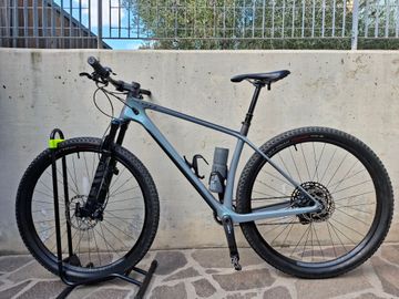 Used Scott Scale 910 AXS 2021 2021 Mountainbike, Light Gray, 29 — image 3 of 8
