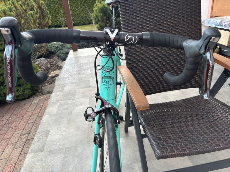 Used Bianchi Specialissima 2019 Road & Gravel, Green — image 8 of 9