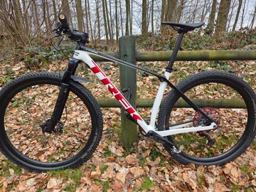 Used Trek Procaliber 9.8 2021 2021 Mountainbike, White, 29 — image 5 of 10