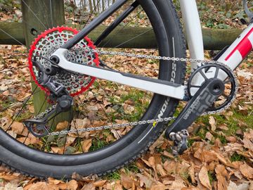 Used Trek Procaliber 9.8 2021 2021 Mountainbike, White, 29 — image 2 of 10