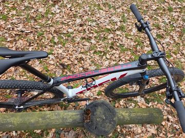 Used Trek Procaliber 9.8 2021 2021 Mountainbike, White, 29 — image 8 of 10
