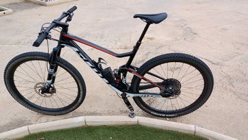 Used Scott Spark RC 900 Team 2018 2018 Mountainbike, Black, 29 — image 5 of 8
