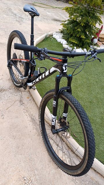 Used Scott Spark RC 900 Team 2018 2018 Mountainbike, Black, 29 — image 2 of 8