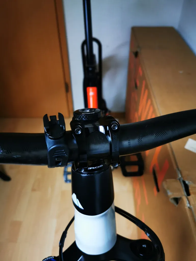 Used Canyon Torque CF 7.0 2020 Mountainbike, Rot — image 7 of 9