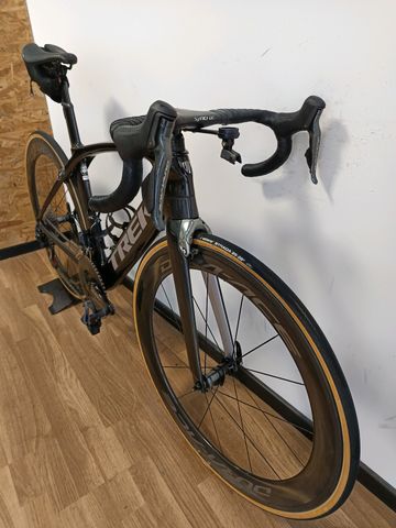 Used Trek Madone SL 6 2019 2019 Road & Gravel, Black — image 3 of 13