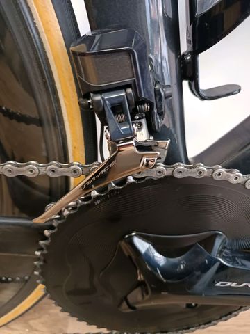 Used Trek Madone SL 6 2019 2019 Road & Gravel, Black — image 12 of 13