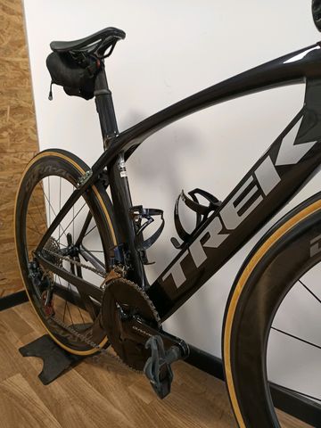Used Trek Madone SL 6 2019 2019 Road & Gravel, Black — image 5 of 13
