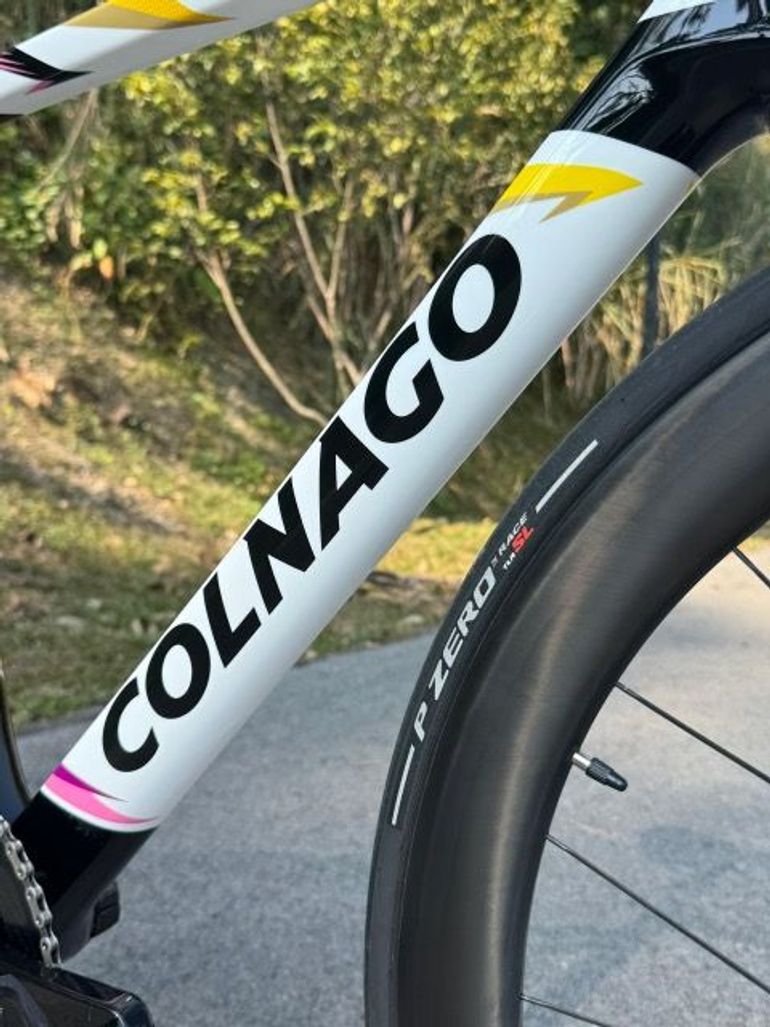 Colnago Tadej Pogacar TP24 Edition Size 485 2024 Road & Gravel usato, Bianco — immagine 2 di 3