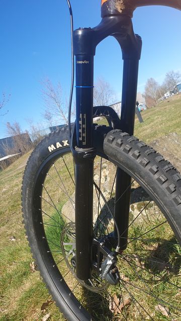 Used Giant Reign SRAM GX Eagle 2019 Mountainbike, Orange — image 9 of 15