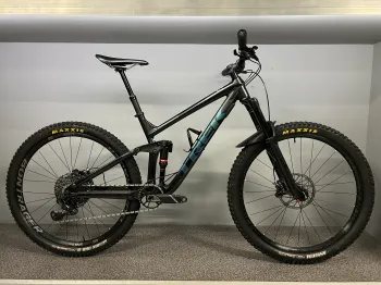Used Trek Slash 8 29 2019 Mountainbike, Black — image 1 of 7
