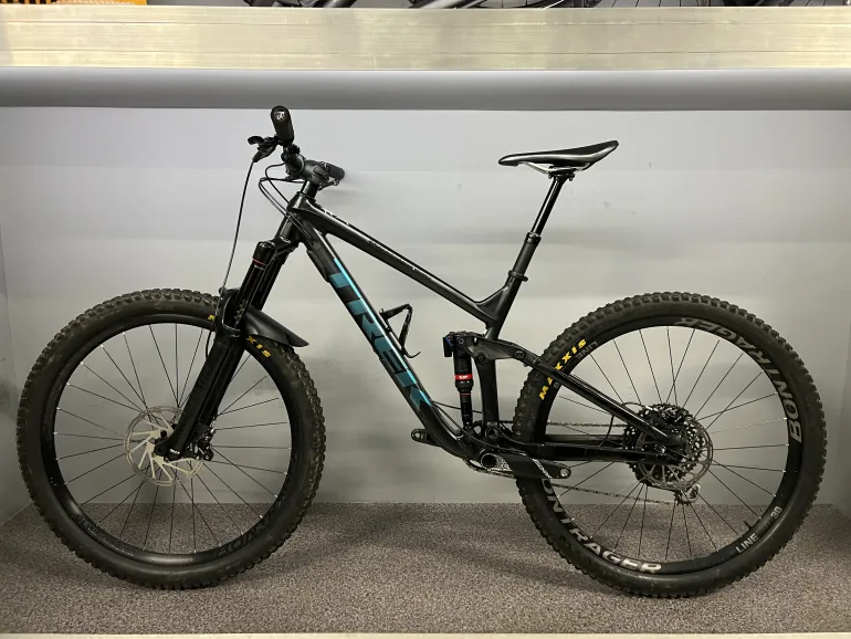 Used Trek Slash 8 29 2019 Mountainbike, Black — image 3 of 7