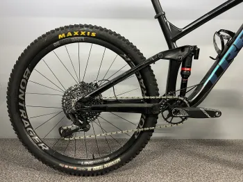 Used Trek Slash 8 29 2019 Mountainbike, Black — image 2 of 7