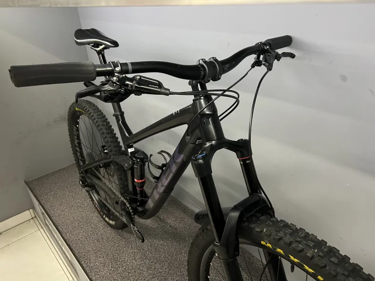 Used Trek Slash 8 29 2019 Mountainbike, Black — image 6 of 7