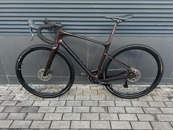 Used Giant Revolt Advanced 2 2022 2022 Road & Gravel — image 4 of 4