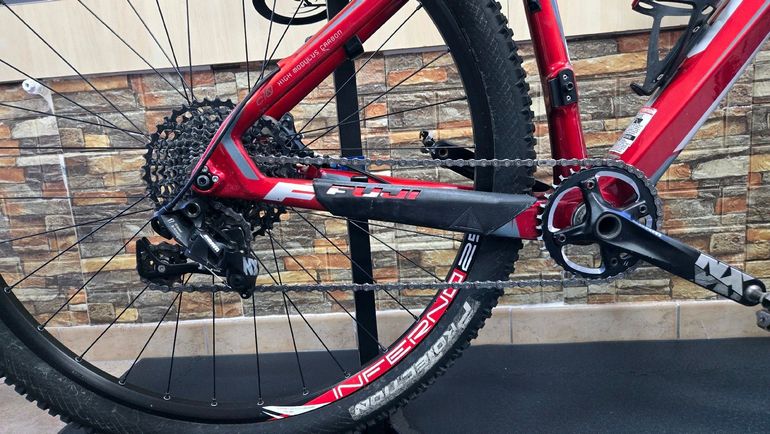 Gebrauchtes Fuji SLM 29 2.1 2014 2014 Mountainbike, Rot, 29 — Bild 3 von 7