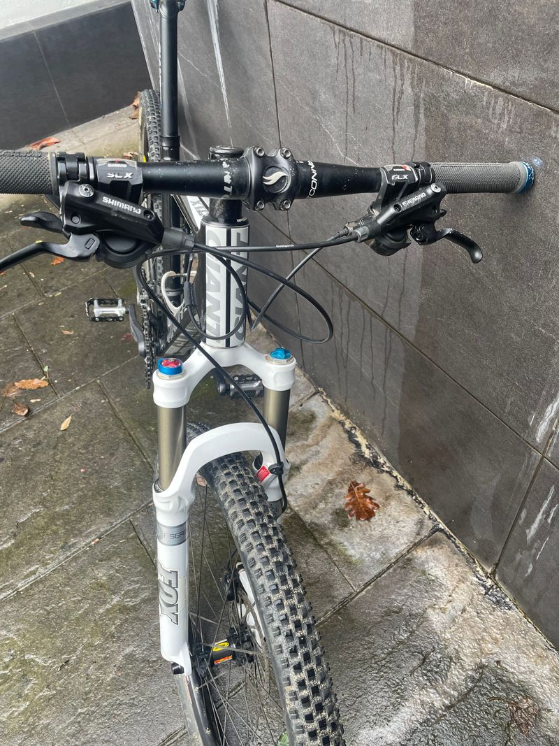 Used Giant XtC Advanced 2011 Mountainbike, Black — image 4 of 7