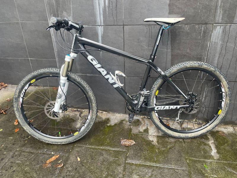 Used Giant XtC Advanced 2011 Mountainbike, Black — image 3 of 7