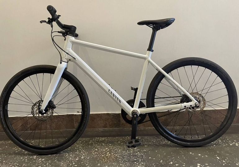 Used Canyon Commuter 5 2020 Road & Gravel — image 2 of 5