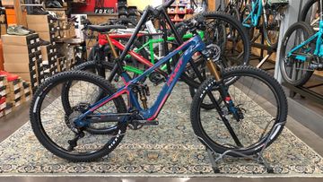 Used Pivot Shuttle SL Team XTR 2022 2022 Mountainbike, Blue, 29 — image 3 of 3
