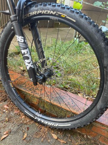 Used Rock Machine Blizzard Int-e 70 2024 Mountainbike, Red, 29 — image 16 of 16