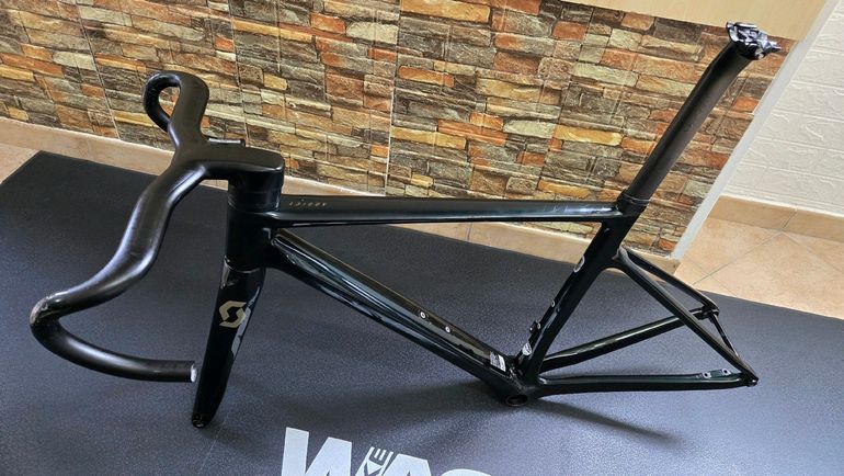 Used Scott Scott addict RC 2022 Road & Gravel, Green — image 4 of 6