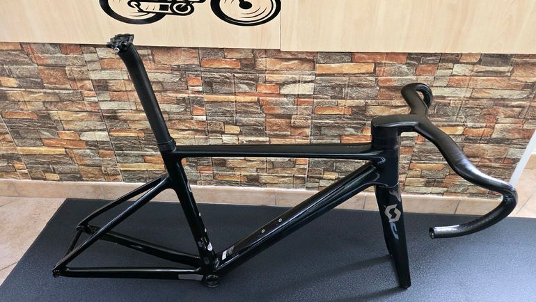 Used Scott Scott addict RC 2022 Road & Gravel, Green — image 3 of 6