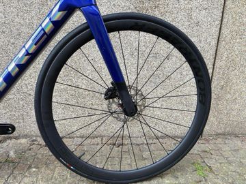 Brugt Trek Madone SL 6 Gen 8 2025 2025 Road & Gravel — billede 4 af 6