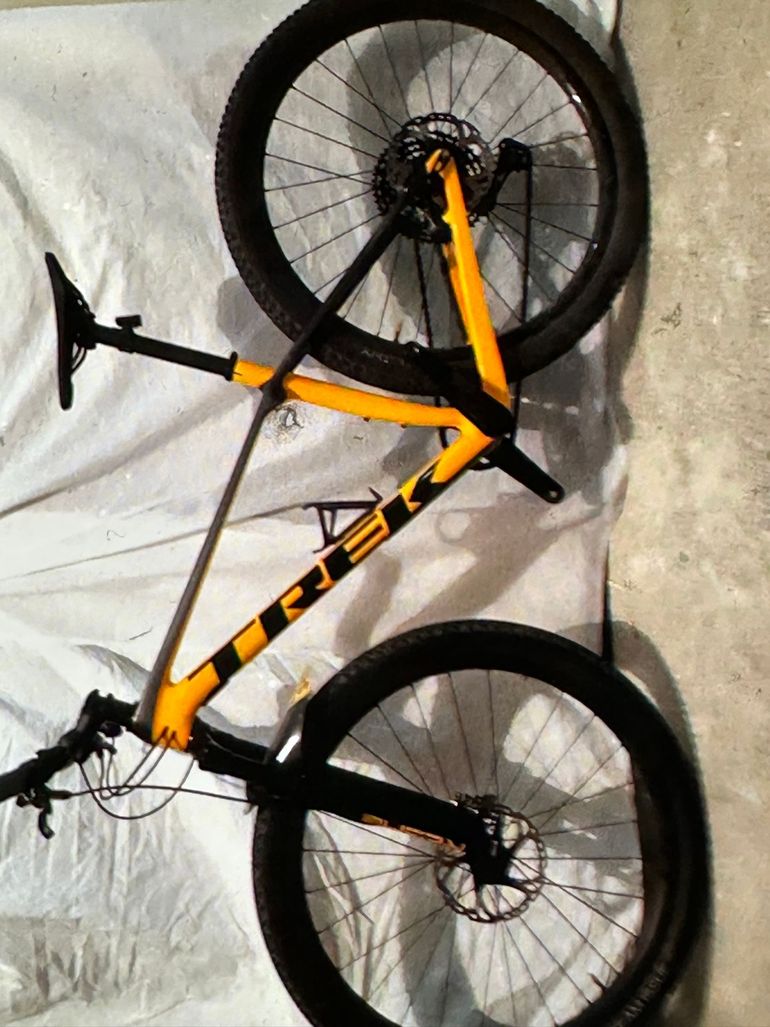 Used Trek Procaliber 9.7 2021 2021 Mountainbike, Orange, 29 — image 5 of 16