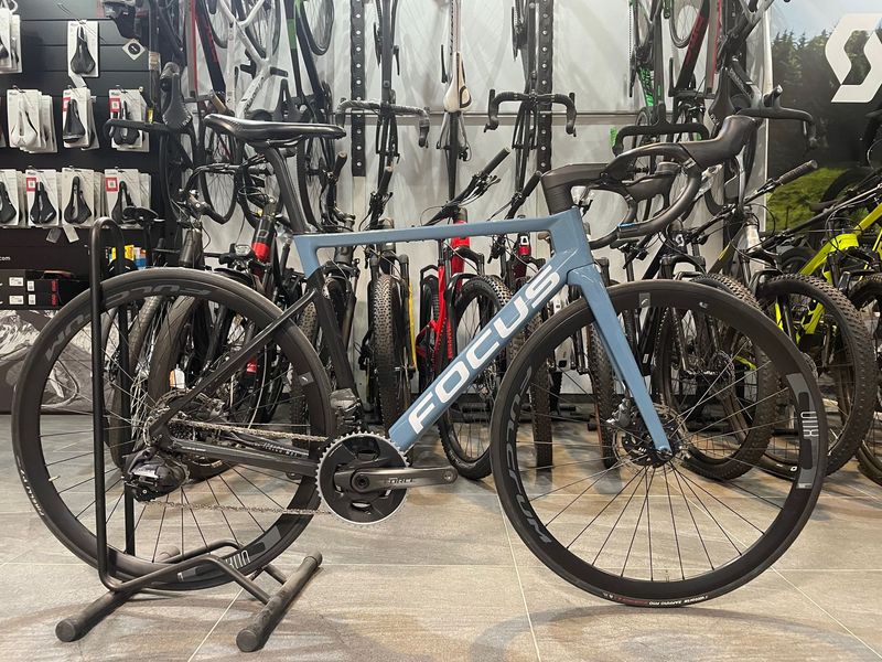 Brugt Focus Izalco Max 9.7 Force axs Power Meter 2022 Road & Gravel