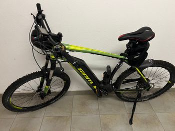 Used Giant Dirt-E+ 2 2018 2018 Mountainbike, Green, 27.5 — image 1 of 12