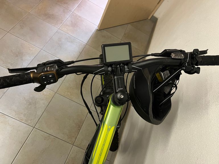 Used Giant Dirt-E+ 2 2018 2018 Mountainbike, Green, 27.5 — image 9 of 12