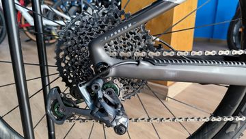 Used Mondraker F-podium SRAM X01 Eagle 2023 Mountainbike, Green — image 4 of 15