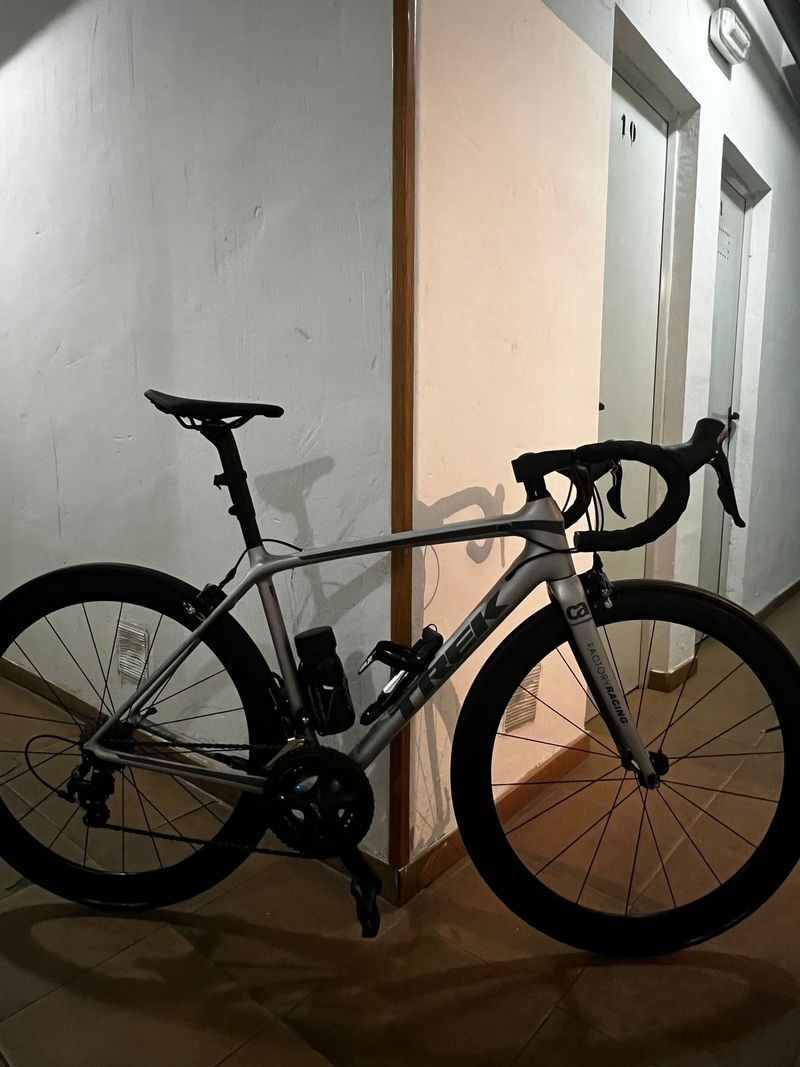 Gebrauchtes Trek Émonda SL 5 2018 2018 Road & Gravel, Hellgrau — Bild 4 von 10
