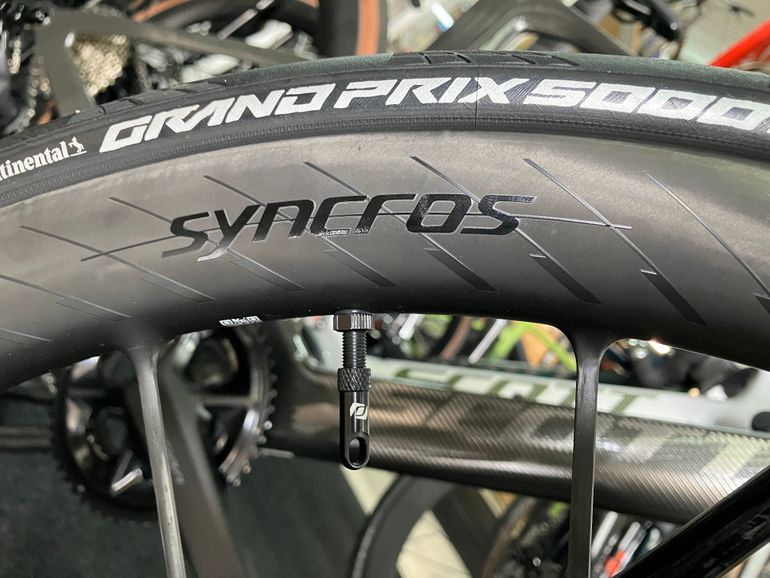 Scott Addict RC Ultimate 2025 Road & Gravel usato, Nero — immagine 5 di 9