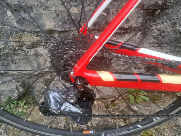 Used Trek Domane 5.9 Compact 2016 2016 Road & Gravel, Red — image 3 of 4