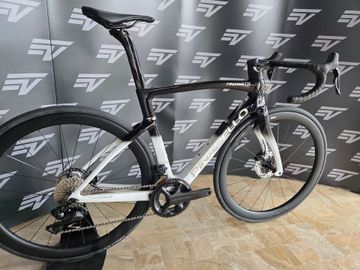 Pinarello F7 ULTEGRA Di2 2024 2024 Road & Gravel usato, Bianco — immagine 2 di 7