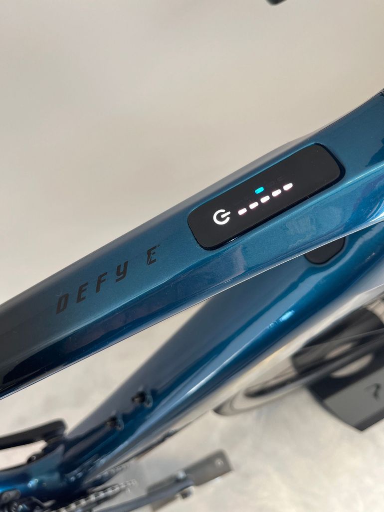 Tweedehands Giant Defy Advanced E+ Elite 2 2025 2025 Road & Gravel — afbeelding 10 van 10