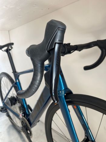 Tweedehands Giant Defy Advanced E+ Elite 2 2025 2025 Road & Gravel — afbeelding 5 van 10