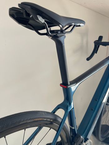 Tweedehands Giant Defy Advanced E+ Elite 2 2025 2025 Road & Gravel — afbeelding 3 van 10