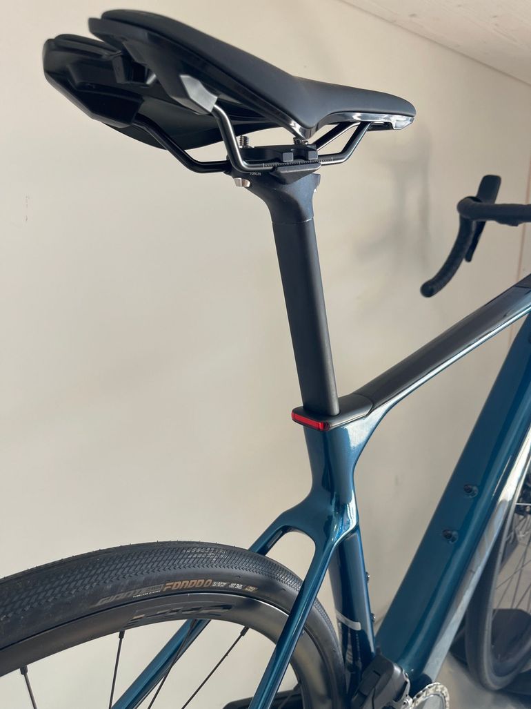 Tweedehands Giant Defy Advanced E+ Elite 2 2025 2025 Road & Gravel — afbeelding 3 van 10