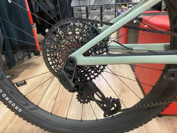 Used Specialized Epic 8 Pro 2024 2024 Mountainbike, Light Gray, 29 — image 5 of 5