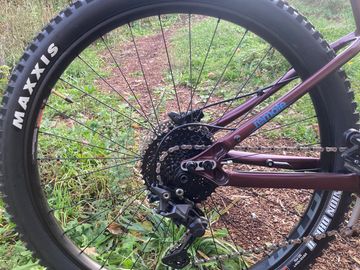 Kona Remote 2022 2022 Mountainbike de segunda mano, Rojo — imagen 3 de 4
